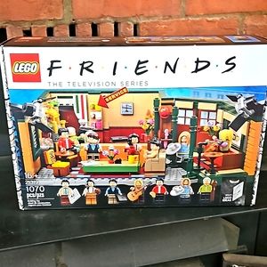 RETIRED Lego Friends Central Perk 21319 Brand New